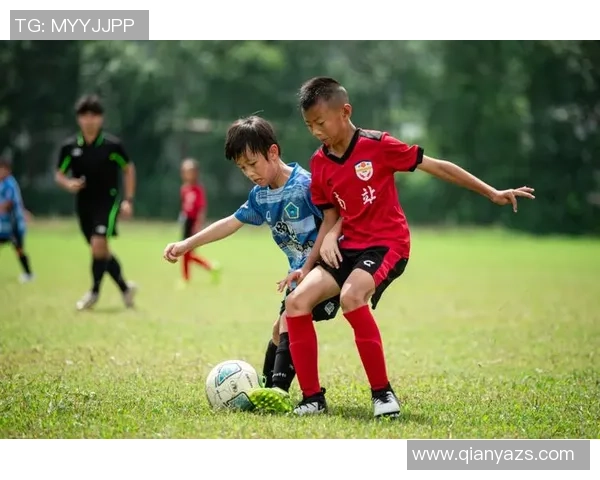 奥盛足球引领新潮流助力青少年成长与足球梦想的实现